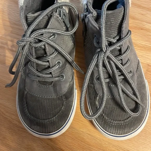 Toddler Grey Corduroy Faux Sherpa side zip high top shoes, GAP KIDS size 9 - Picture 3 of 8